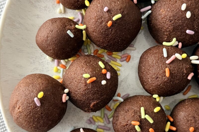 No-Bake Chickpea Brownie Bites